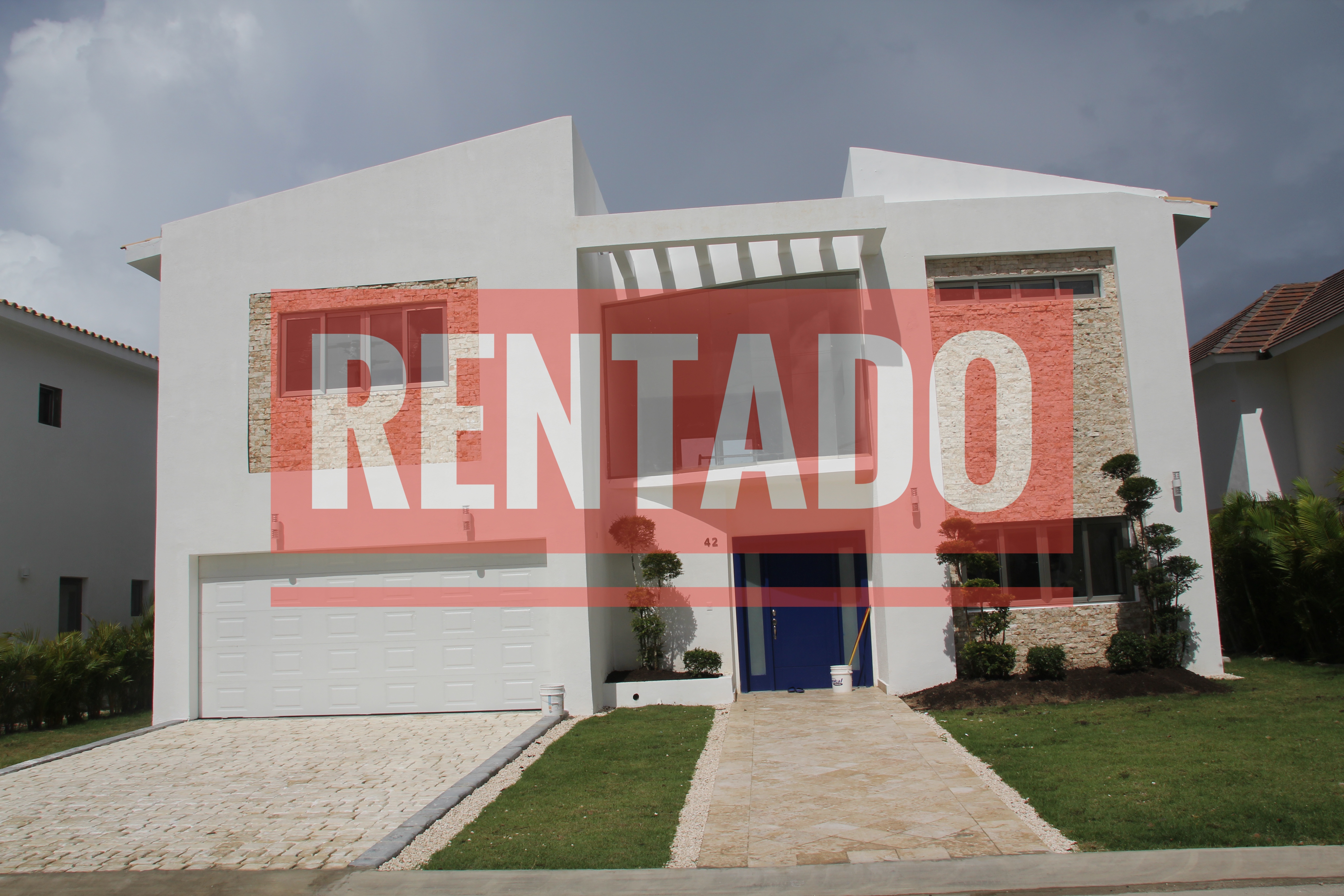 Renta de villa sin estrenar en Punta Cana Village